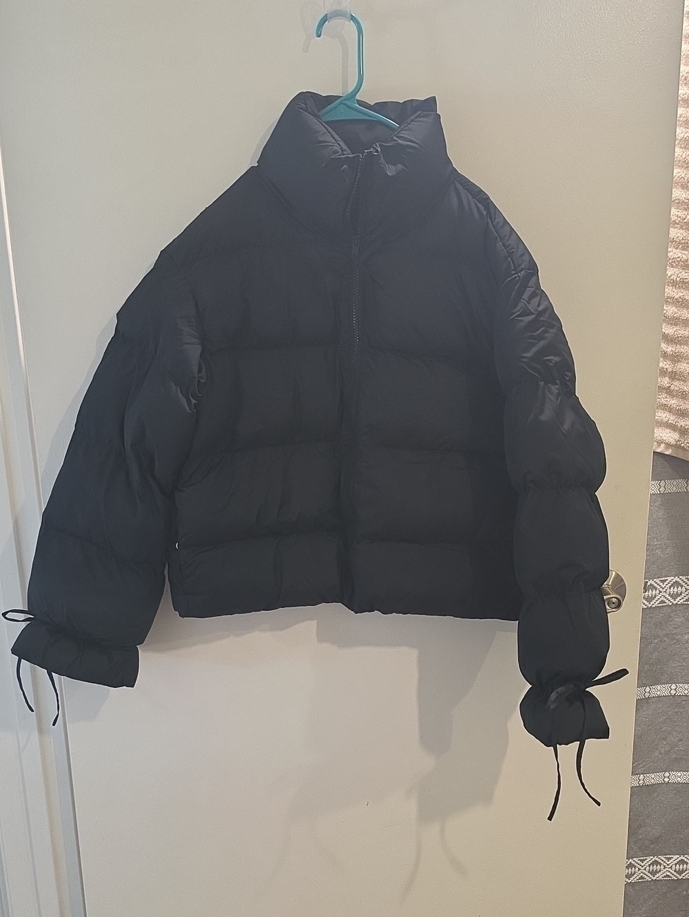 Womens Balck Puffer Jacket